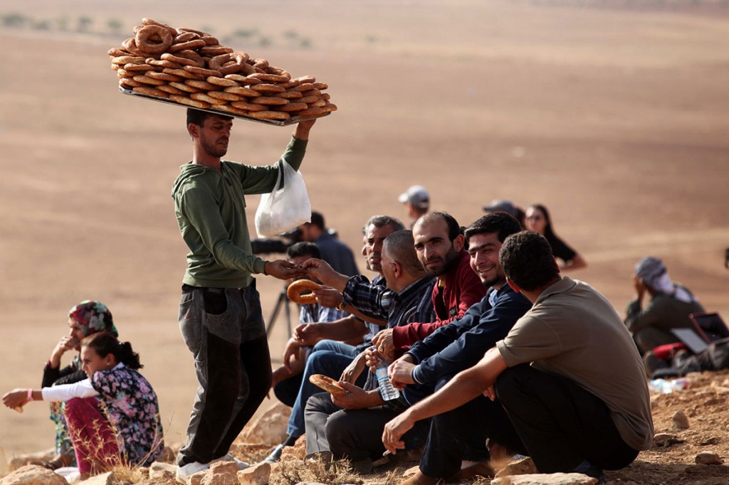 kobane-spectators