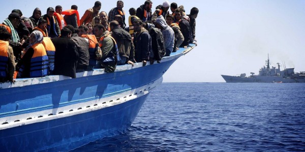 IMMIGRAZIONE: MILLE IN SALVO. SU GOMMONE ANCHE UN CADAVERE